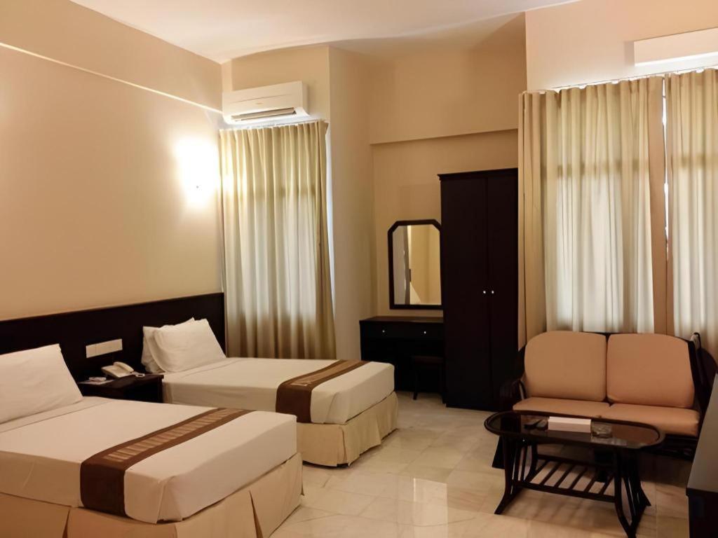 Stallions Suites Penang Jelutong Екстериор снимка