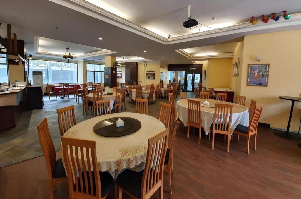 Stallions Suites Penang Jelutong Екстериор снимка