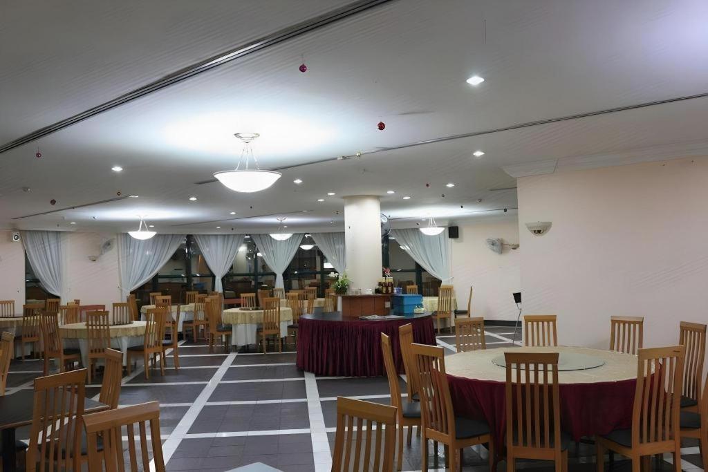 Stallions Suites Penang Jelutong Екстериор снимка
