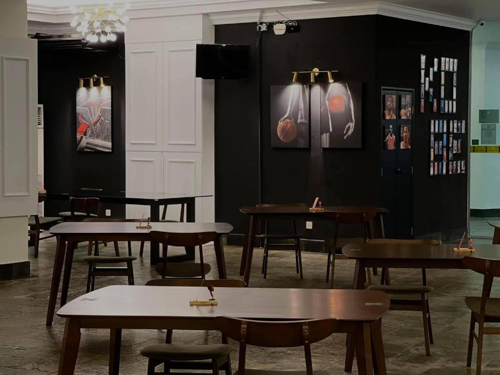 Stallions Suites Penang Jelutong Екстериор снимка