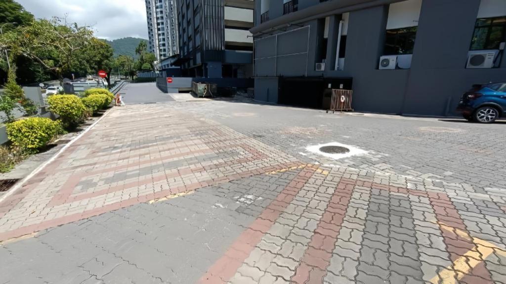 Stallions Suites Penang Jelutong Екстериор снимка