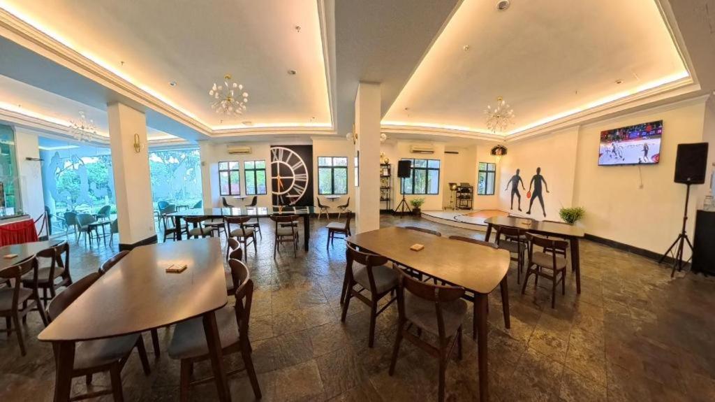 Stallions Suites Penang Jelutong Екстериор снимка