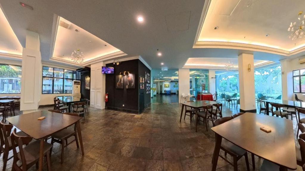 Stallions Suites Penang Jelutong Екстериор снимка