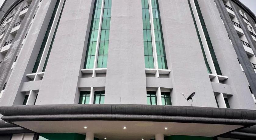 Stallions Suites Penang Jelutong Екстериор снимка