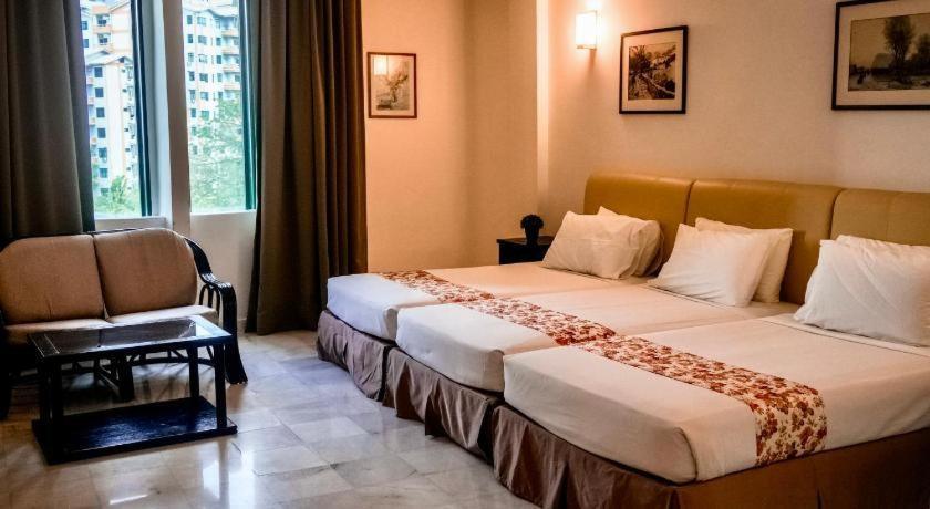 Stallions Suites Penang Jelutong Екстериор снимка