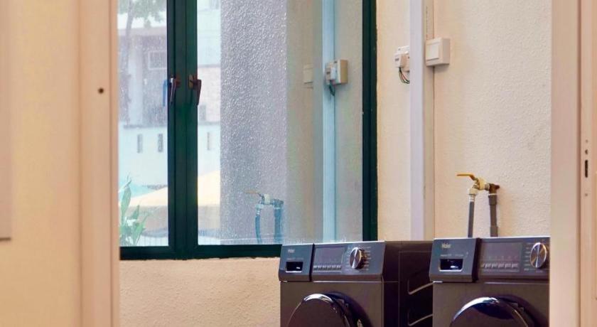 Stallions Suites Penang Jelutong Екстериор снимка