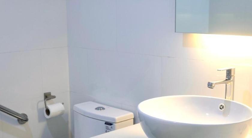 Stallions Suites Penang Jelutong Екстериор снимка