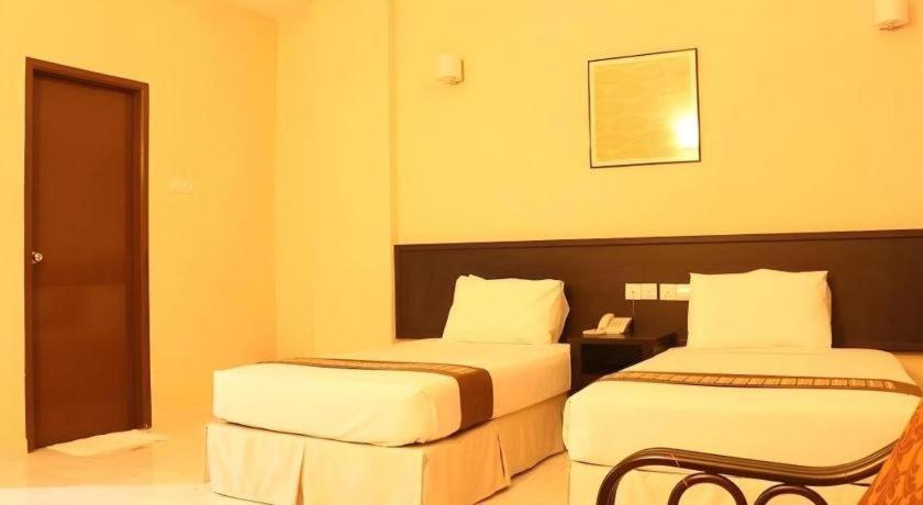 Stallions Suites Penang Jelutong Екстериор снимка