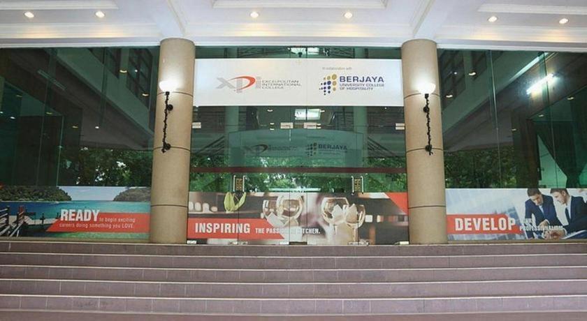Stallions Suites Penang Jelutong Екстериор снимка