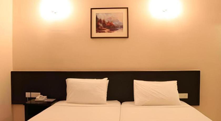 Stallions Suites Penang Jelutong Екстериор снимка