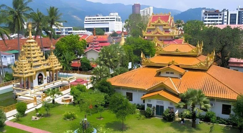 Stallions Suites Penang Jelutong Екстериор снимка