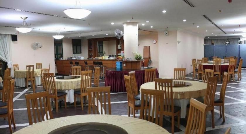 Stallions Suites Penang Jelutong Екстериор снимка